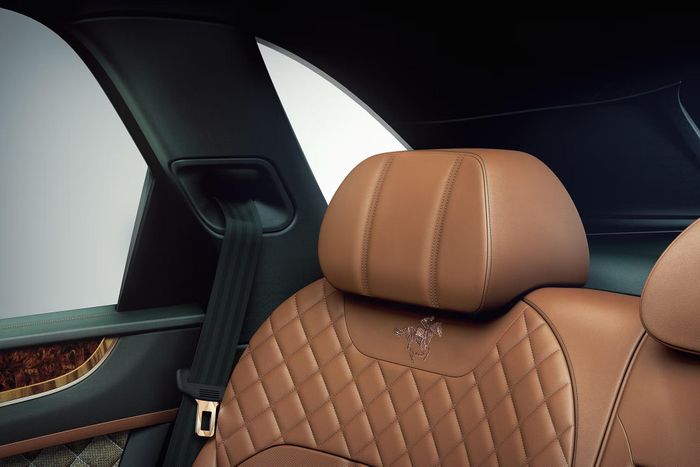 Vào năm 2018, Bentley đã giới thiệu chiếc Bentayga by Mulliner The Jockey Club tại lễ hội cưỡi ngựa Cheltenham Festival nhằm tri ân môn thể thao quý tộc này.
