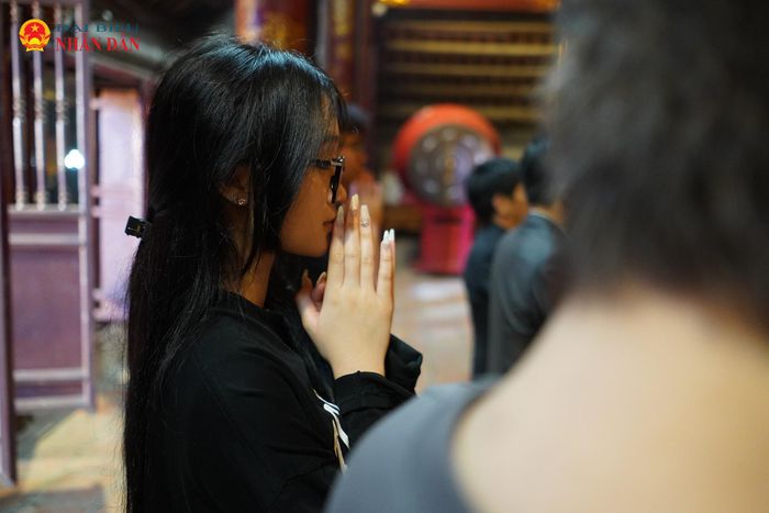Đi lễ đầu năm không đơn giản chỉ là để ước nguyện, mà đó còn là khoảnh khắc để con người hòa mình vào chốn tâm linh
