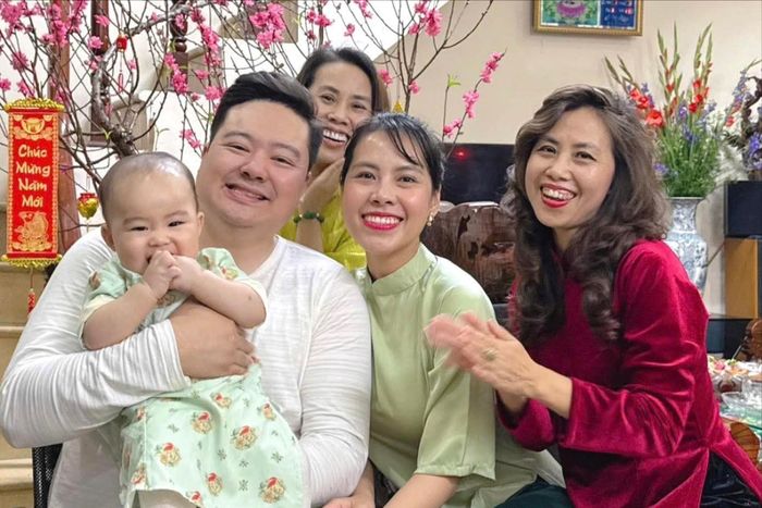 Gia đình nhỏ của chị Lê Thúy Hằng (Hà Nội). Ảnh: NVCC