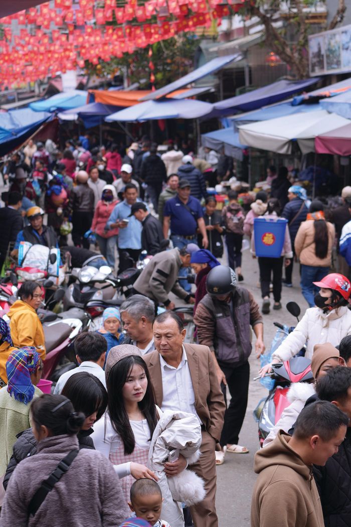 Chợ phiên Bắc Hà là một trải nghiệm khó có thể bỏ qua đối với du khách. Ảnh: Ly Seo Súng