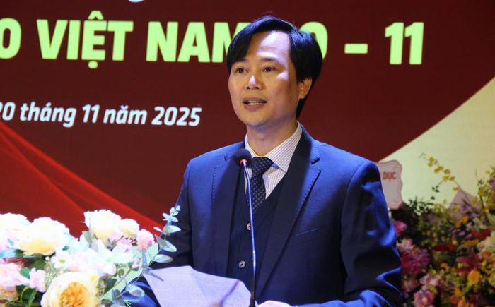 PGS.TS Hoàng Trung Học.