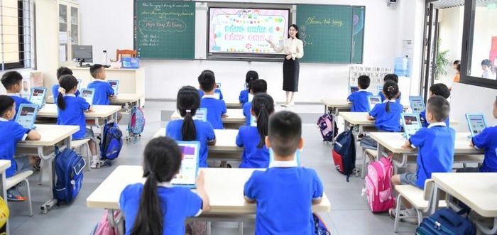 Lớp học thông minh tại Trường Tiểu học đô thị Sài Đồng (Phúc Lợi, Hà Nội). Ảnh: NTCC