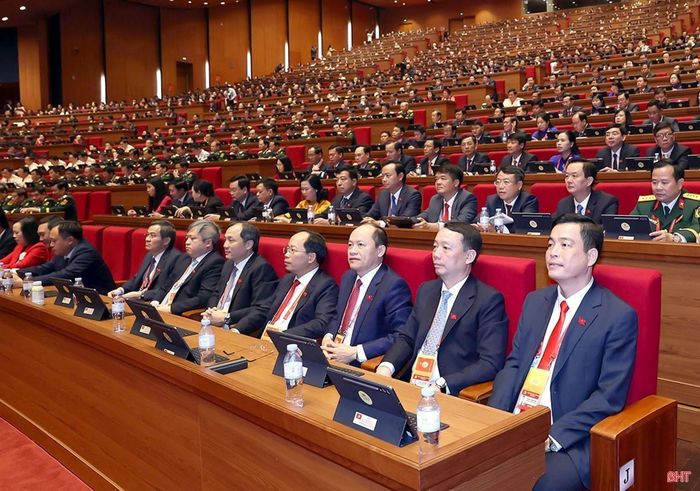 Đoàn đại biểu tỉnh Hà Tĩnh dự Đại hội XIV của Đảng.