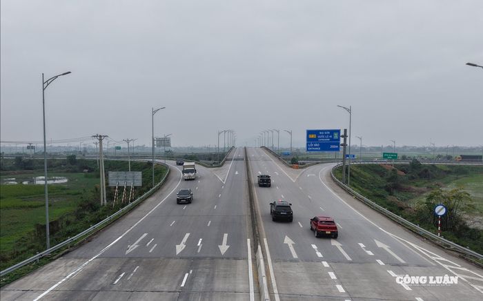 Các dự án thành phần cao tốc Bắc - Nam phía Đông hoàn thành giúp người dân đi lại thuận tiện hơn, thúc đẩy phát triển kinh tế xã hội.