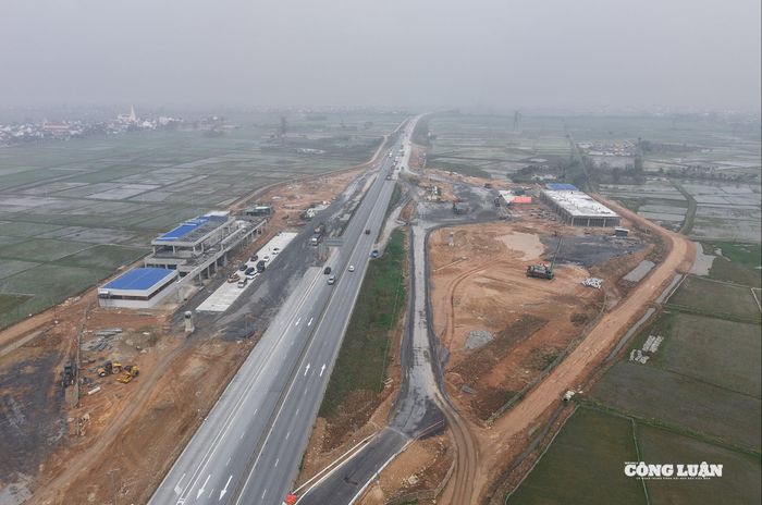 Hệ thống trạm dừng nghỉ đang được đầu tư hoàn thiện.
