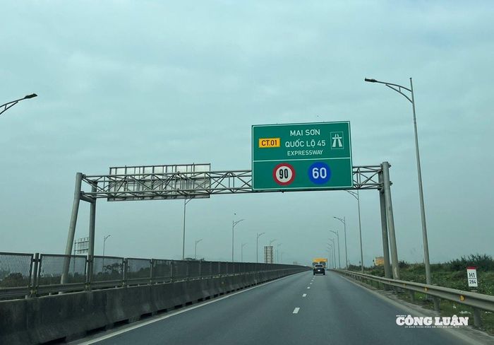 Cao tốc Mai Sơn - Quốc lộ 45 dài hơn 63km, đã khai thác từ tháng 4/2023 với quy mô 4 làn xe, vận tốc 60 - 90km/h. Tuyến đã có làn dừng khẩn cấp ngắt quãng.