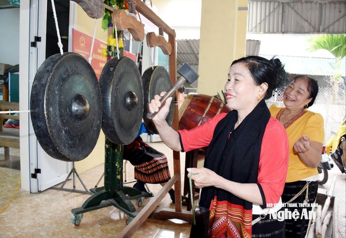 Vang vọng nhịp cồng, chiêng. Ảnh: Công Kiên