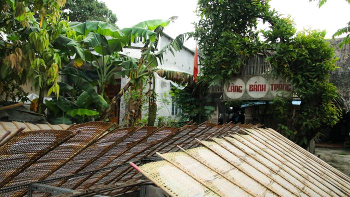  Lò bánh tráng thủ công này đã hoạt động từ năm 1999 đến hiện nay. Năm 2015, cơ sở bắt đầu mở đón khách du lịch đến thăm quan, ghi hình. 