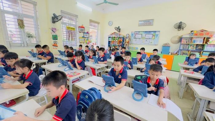 Mô hình lớp học thông minh tại Trường Tiểu học Trần Nhân Tông, Ninh Bình. Ảnh: NTCC