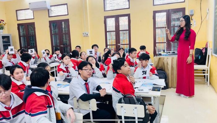 Ứng dụng công nghệ thông tin trong kiểm tra đánh giá tại Trường THCS Trần Bích San. Ảnh: NTCC