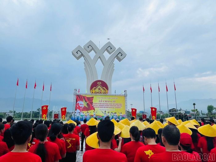 Hồ điều hòa kết hợp Tiểu công viên Nghĩa Lộ - nơi tổ chức các hoạt động văn hóa, văn nghệ của phường Trung Tâm.