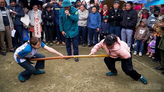 Các trò chơi dân gian góp phần tạo không khí rộn ràng, vui tươi ngày đầu xuân năm mới.