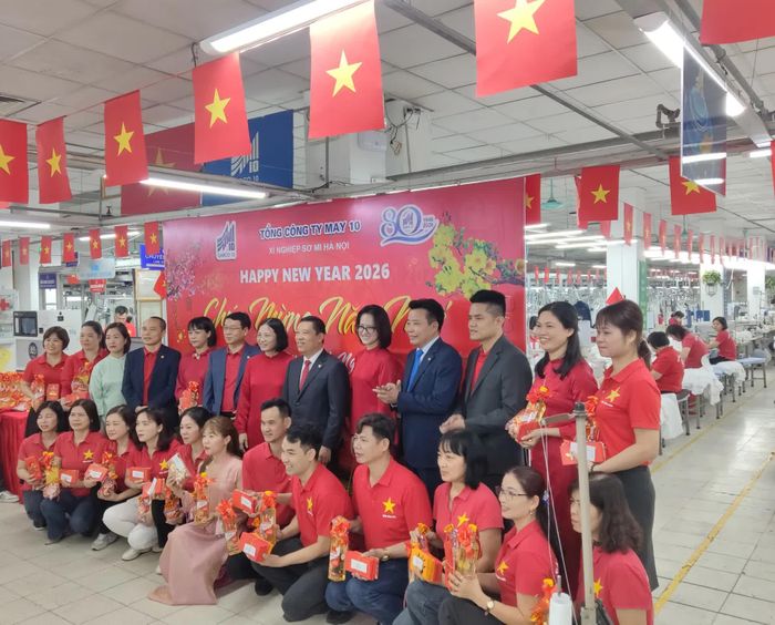 May 10 gắn kết sản xuất với chăm lo người lao động, thực hiện trách nhiệm xã hội. Ảnh: Khắc Kiên