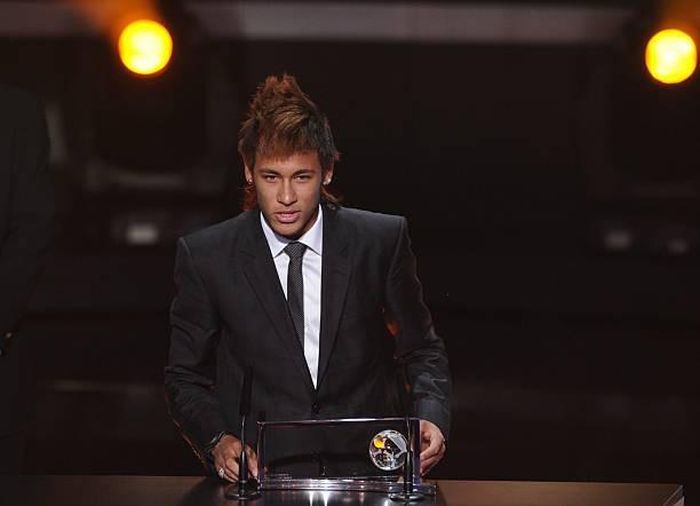 Neymar từng nhận giải Puskas cho bàn thắng đẹp nhất năm 2011.