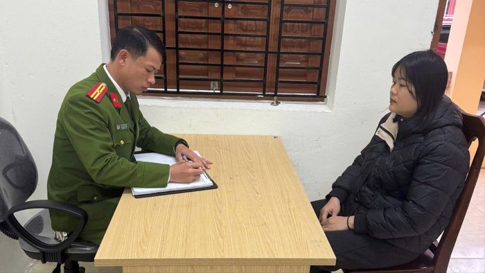 Đối tượng truy nã Nguyễn Thị Lãnh tại cơ quan Công an - Ảnh: Công an tỉnh Cao Bằng.