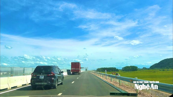 Cao tốc Bắc - Nam đoạn đi qua Nghệ An. Ảnh tư liệu: Trân Châu