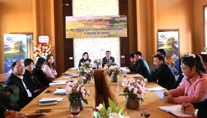 Xã Y Tý tổ chức hội thảo bàn giải pháp phát triển du lịch theo hướng xanh, bản sắc và bền vững.
