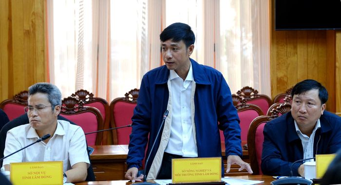 Lãnh đạo Sở Nông nghiệp và Môi trường Lâm Đồng nêu ý kiến tại cuộc họp