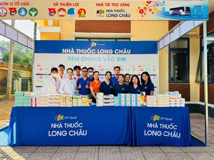 Những món quà sức khỏe gửi gắm lời chúc chân thành từ đội ngũ Long Châu đến bà con.