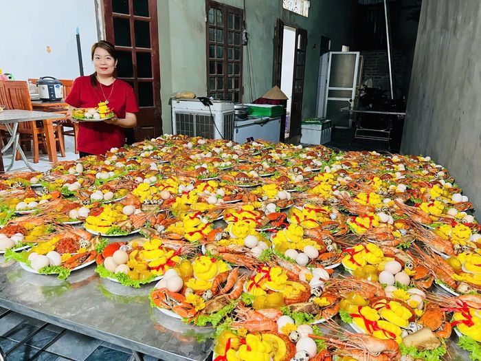 Tam sên gồm thịt, trứng, tôm (hoặc cua), tượng trưng cho sản vật trên cạn, dưới nước và trên không, gửi gắm ước mong tài lộc, may mắn cả năm. Ảnh: NVCC