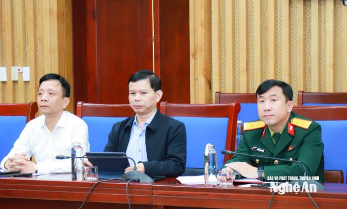 Các đại biểu dự phiên họp tại điểm cầu UBND tỉnh Nghệ An. Ảnh: Thành Duy