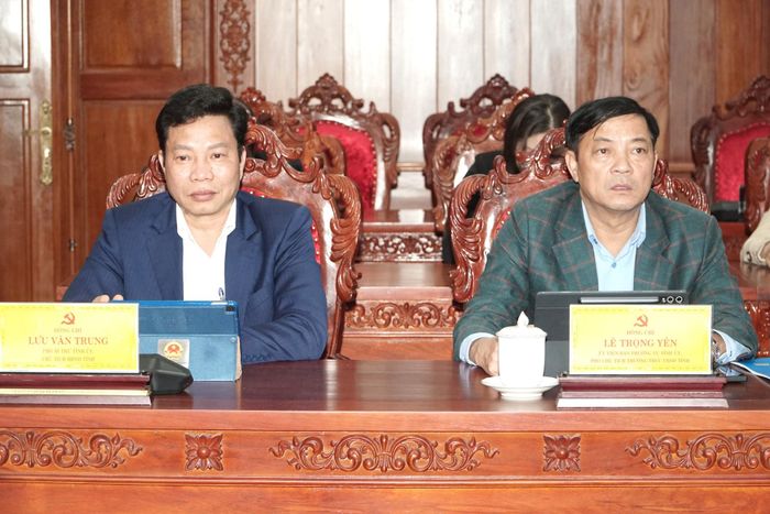 Các đồng chí: Lưu Văn Trung, Phó Bí thư Tỉnh ủy, Chủ tịch HĐND tỉnh; Lê Trọng Yên, Ủy viên Ban Thường vụ Tỉnh ủy, Phó Chủ tịch Thường trực UBND tỉnh dự Hội nghị