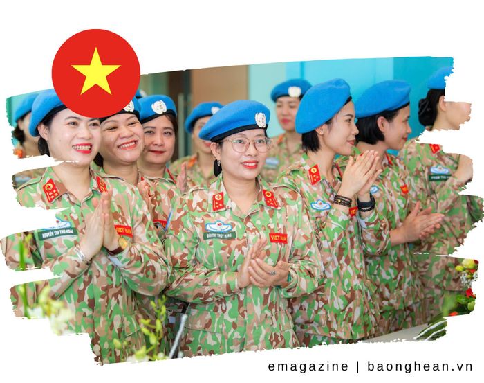 Thiếu tá Bùi Thị Thúy Hằng cùng các đồng đội. Ảnh: NVCC