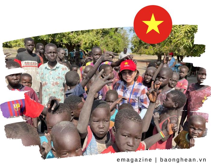 Thiếu tá Bùi Thị Thúy Hằng trong một lần tham gia thiện nguyện tại Nam Sudan. Ảnh: NVCC