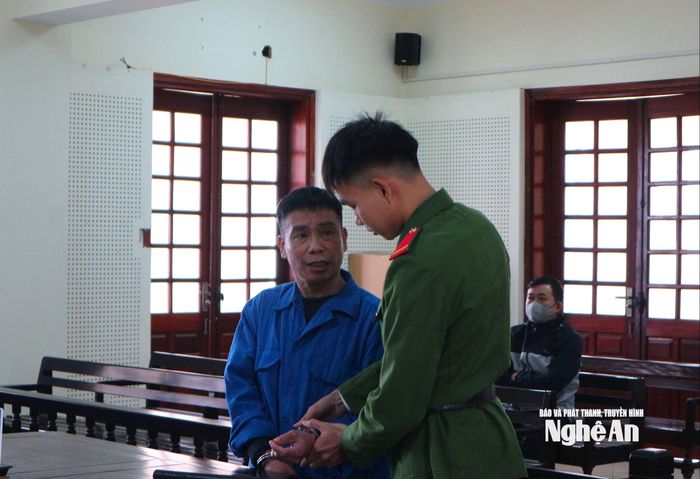 Bị cáo Trần Đức Huy tại phiên tòa. Ảnh: Trần Vũ