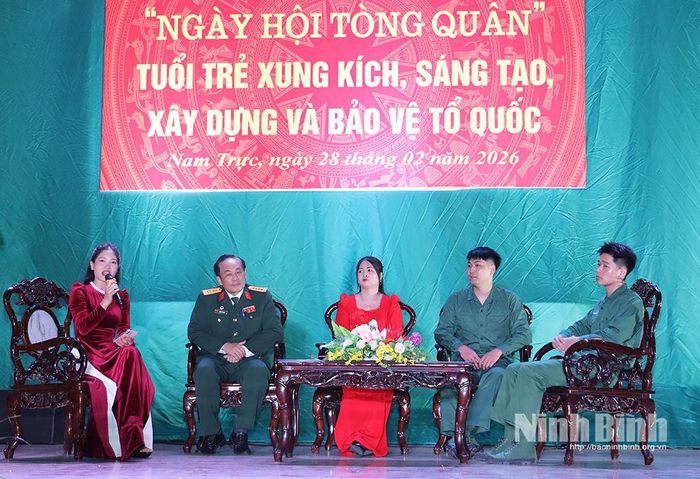 Quang cảnh buổi tọa đàm. Ảnh: Văn Huỳnh