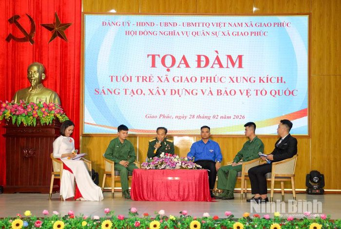 Quang cảnh buổi tọa đàm. Ảnh: Văn Huỳnh