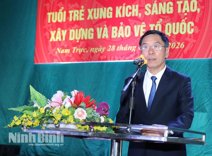 Đồng chí Phạm Văn Sơn, Tỉnh ủy viên, Bí thư Đảng ủy, Chủ tịch HĐND xã Nam Trực phát biểu tại Ngày hội. Ảnh: Văn Huỳnh
