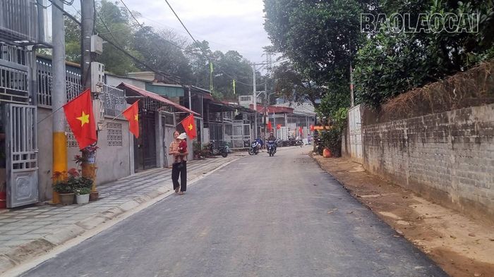 Người dân rất phấn khởi khi được trở về nơi ở cũ an toàn.