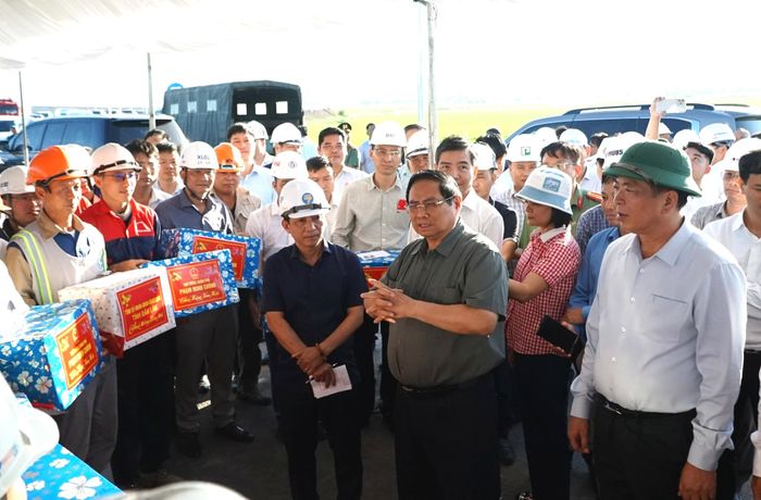 Thủ tướng Chính phủ ghi nhận sự nỗ lực của chủ đầu tư, nhà thầu, các bên liên quan hoàn thành dự án cao tốc Chí Thạnh - Vân Phong.