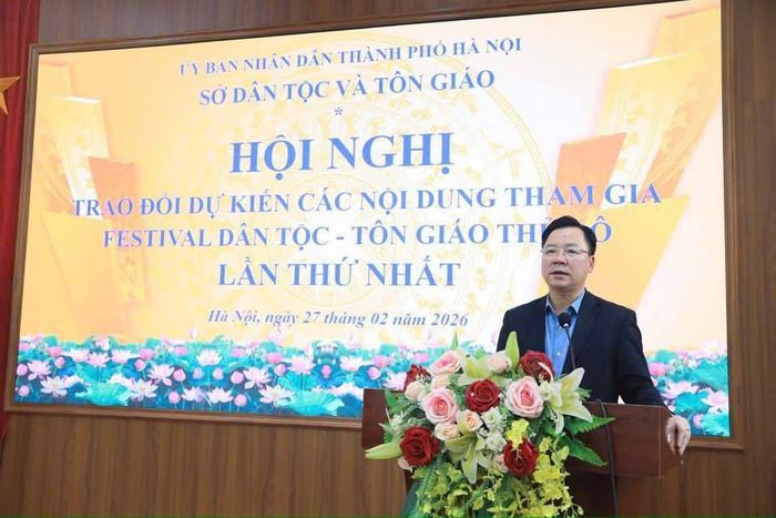 Giám đốc Sở Dân tộc và Tôn giáo Hà Nội Nguyễn Sỹ Trường phát biểu tại hội nghị. Ảnh: PV