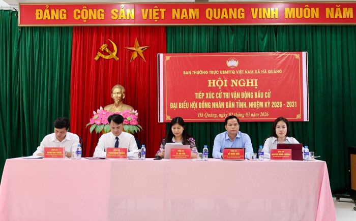 Các ứng cử viên đại biểu HĐND tỉnh, nhiệm kỳ 2026 - 2031 đơn vị bầu cử số 5 tiếp xúc cử tri tại xã Hà Quảng.