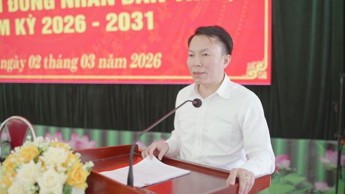 Đồng chí Lương Tuấn Hùng, Ủy viên Ban Thường vụ Tỉnh ủy, Giám đốc Sở Xây dựng phát biểu tại hội nghị.