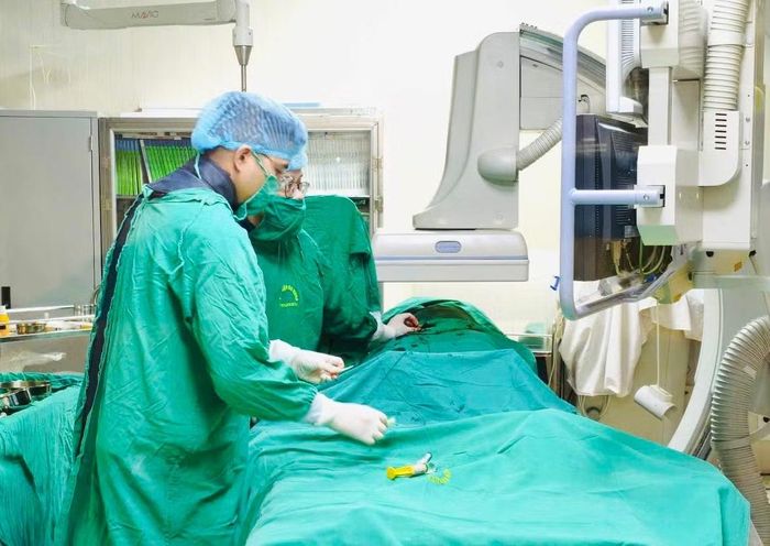 Can thiệp nút mạch cho bệnh nhân - Ảnh BVCC