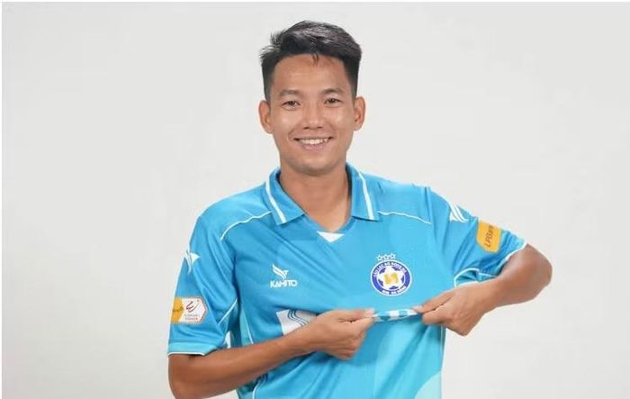 Trong khi đó, Nguyễn Hữu Dũng được kỳ vọng giúp cho tuyến giữa của Đông Á Thanh Hóa trở nên hiệu quả hơn nhờ kinh nghiệm dày dạn.