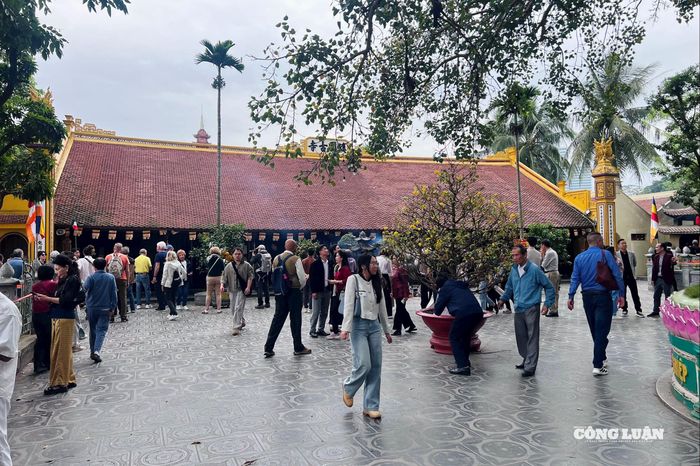 Chùa Trấn Quốc được coi là ngôi chùa lâu đời nhất Thăng Long.