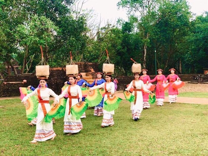 Với nhiều sản phẩm du lịch mới, hứa hẹn Mỹ Sơn trở thành điểm đến hấp dẫn về du lịch xanh, du lịch có trách nhiệm. Ảnh: Diễm Phúc