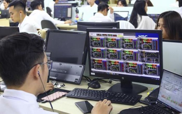 Vietcap duy trì kịch bản Việt Nam được FTSE Russell nâng hạng lên thị trường mới nổi thứ cấp vào tháng 9/2026. Ảnh: Đức Thanh.