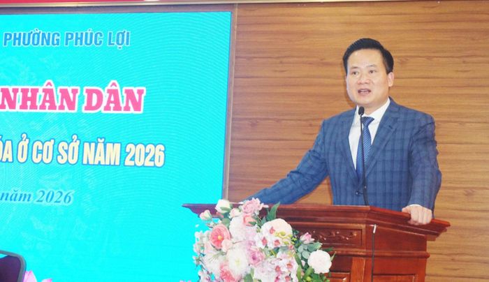 Bí thư Đảng ủy, Chủ tịch HĐND phường Phúc Lợi Nguyễn Thế Thạch phát biểu chỉ đạo tại hội nghị. Ảnh: B.Duy