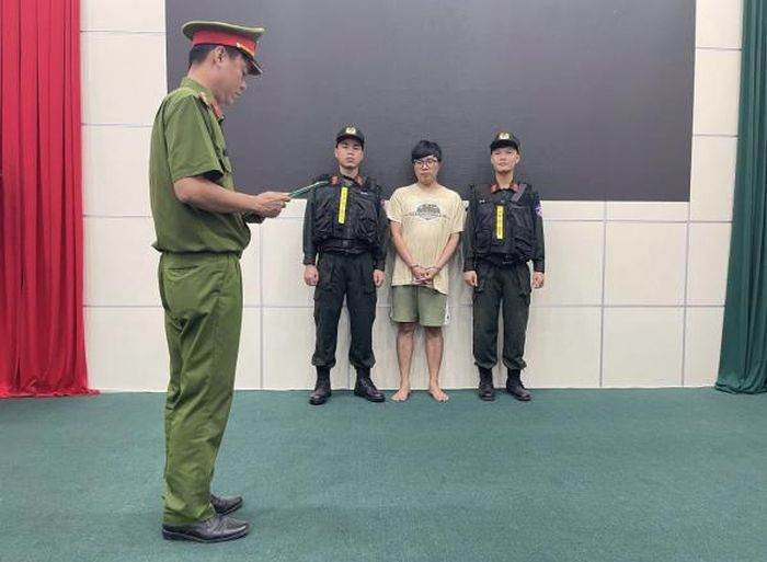 Khởi tố, bắt tạm giam siêu lừa Trương Nhật Phương.