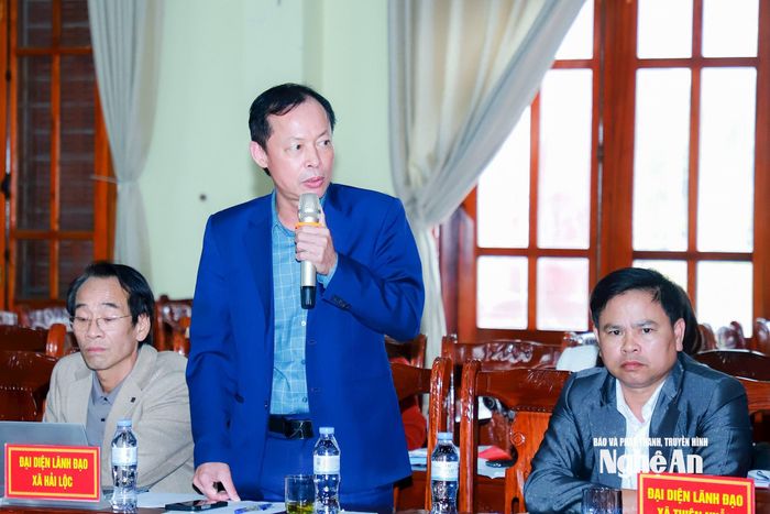 Đồng chí Nguyễn Tiến Cường - Bí thư Đảng ủy, Chủ tịch HĐND xã Hải Lộc phát biểu tại cuộc làm việc. Ảnh: Thành Duy