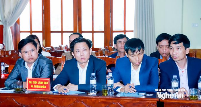 Các đại biểu tại cuộc làm việc. Ảnh: Thành Duy