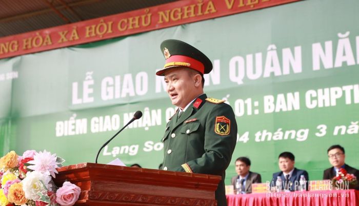 Lãnh đạo Ban Chỉ huy phòng thủ khu vực 3 - Nhân Lý công bố quyết định về việc giao, phân bổ chỉ tiêu gọi công dân nhập ngũ năm 2026