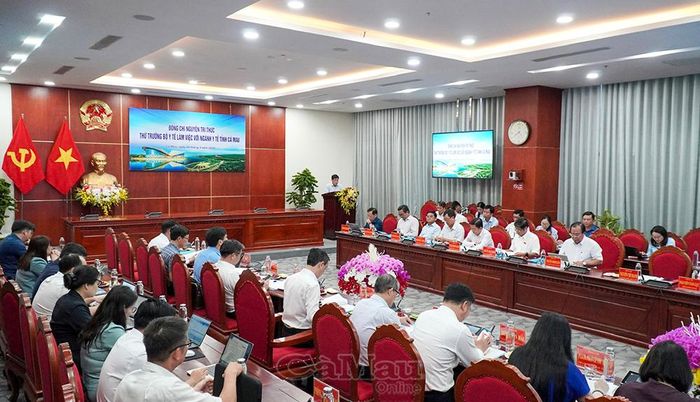 Quang cảnh buổi làm việc giữa Bộ Y tế và lãnh đạo tỉnh Cà Mau về công tác y tế năm 2025.