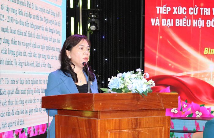  Bà Nguyễn Thanh Xuân, Phó Bí thư Đảng ủy UBND TPHCM trình bày chương trình hành động. Ảnh: THÁI PHƯƠNG 