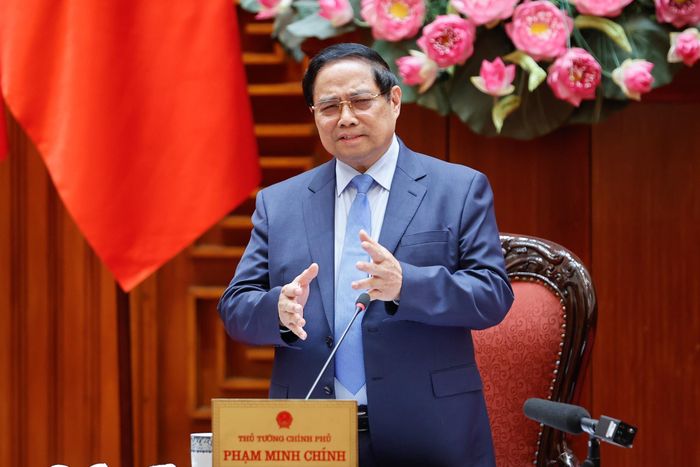 Thủ tướng yêu cầu tiếp tục thực hiện chính sách tài khóa mở rộng có trọng tâm, trọng điểm trong các vấn đề như thu, chi ngân sách.